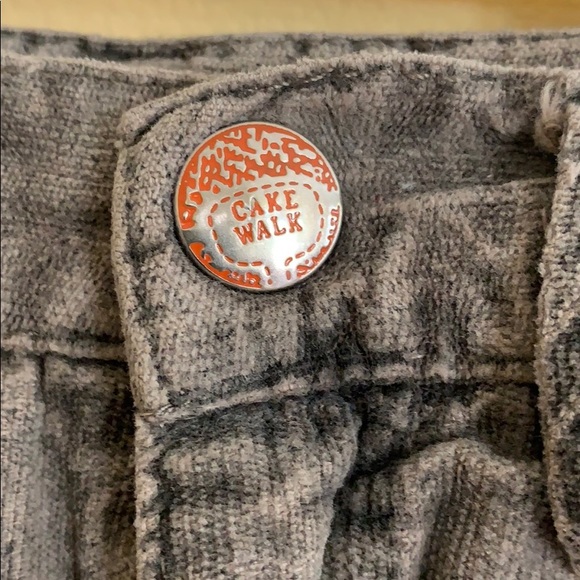 Pair of pants 2T boys cakewalk - Picture 4 of 6